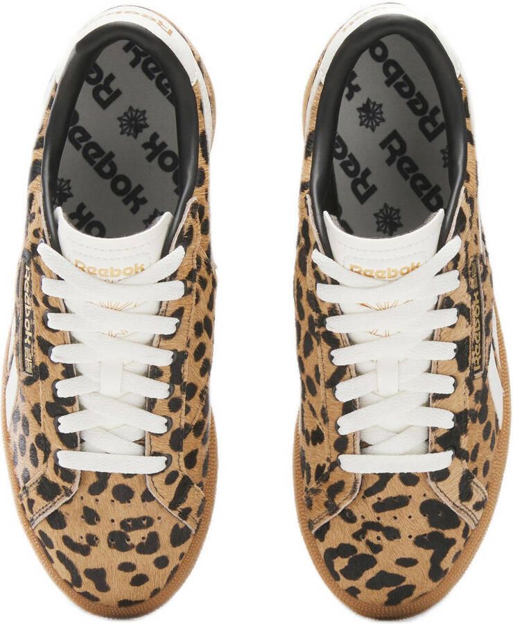 Reebok Classics Club C suède sneakers bruin zwart