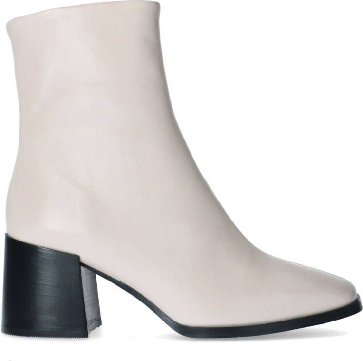 Sacha Dames Off white leren enkellaarsjes met hak - Schoenen.nl