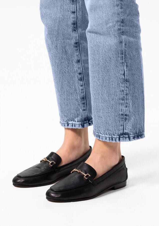 Sacha Dames Zwarte leren loafers met goudkleurige chain - Foto 2