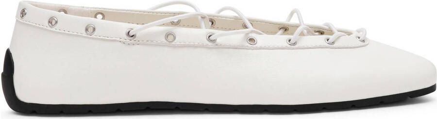 Steve Madden Pointe ballerina's wit