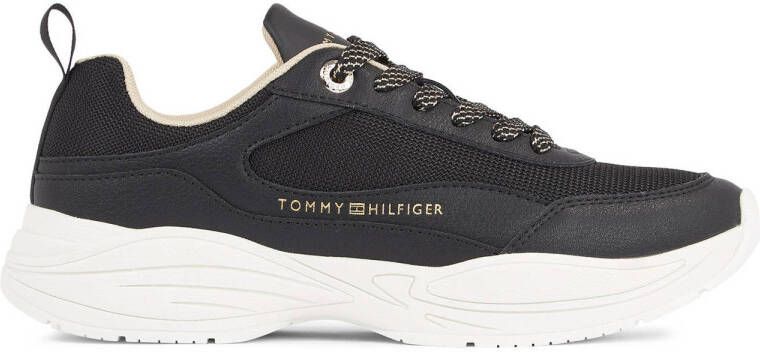Tommy Hilfiger Plateausneakers CHUNKY RUNNER met praktische aantrekband vrijetijdsschoen halfhoge schoen veterschoen