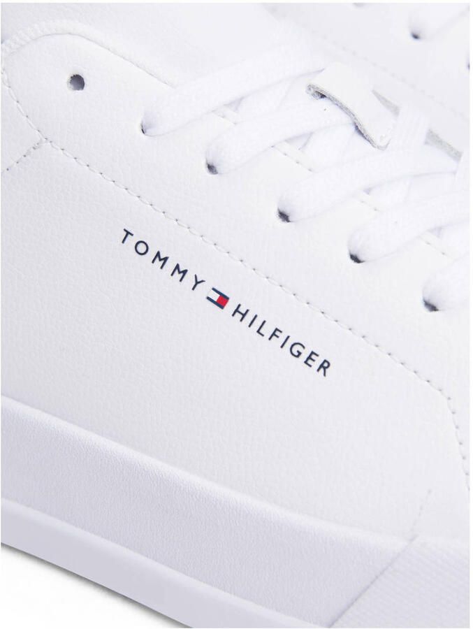 Tommy Hilfiger Sneakers TH COURT LTH DETAIL ESS vrijetijdsschoen lage schoen veterschoen met zijlijk logo-opdruk