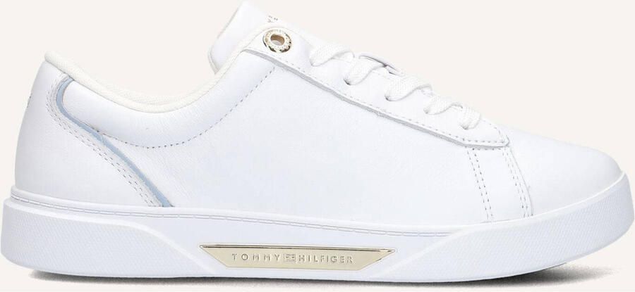 Tommy Hilfiger Plateausneakers CHIC COURT SNEAKER vrijetijdsschoen lage schoen veterschoen goudkleurige sieraandeel