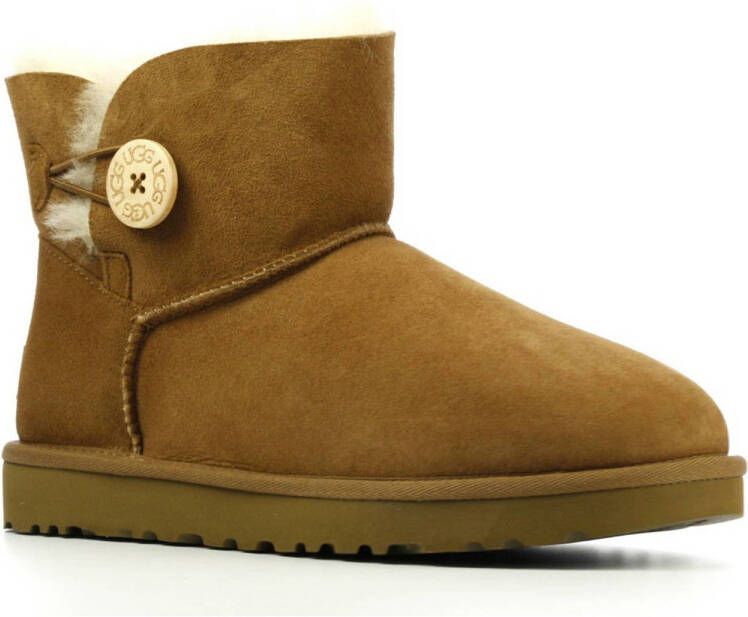 UGG Mini Bailey Button II suède enkelboots cognac