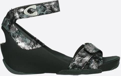 Wolky Sandalen Era zwart geprint suede - Schoenen.nl