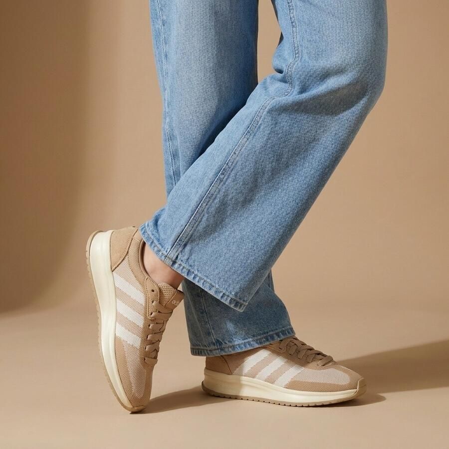Adidas Run 70s 2.0 Knit Schoenen Beige 1 3 Vrouw