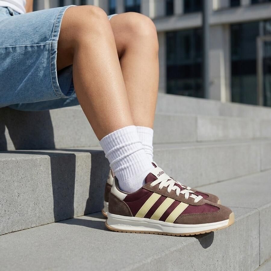 Adidas Sportswear Sneakers RUN 70S 2.0 geïnspireerd door het ontwerp van de sl72 - Foto 2
