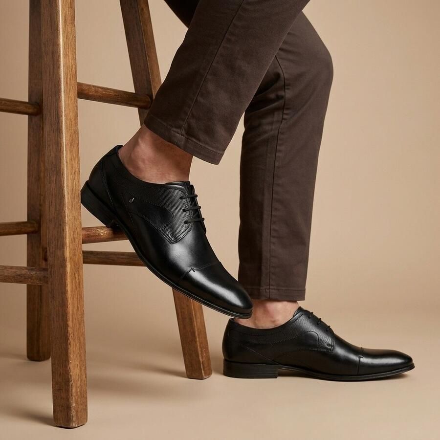 Bugatti Veterschoenen met stijlvolle siernaden