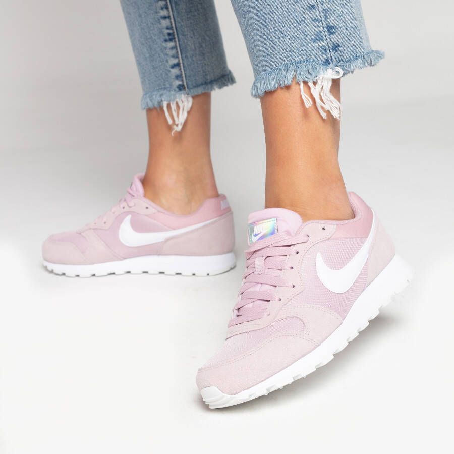 Nike MD Runner 2 Sneakers roze Textiel