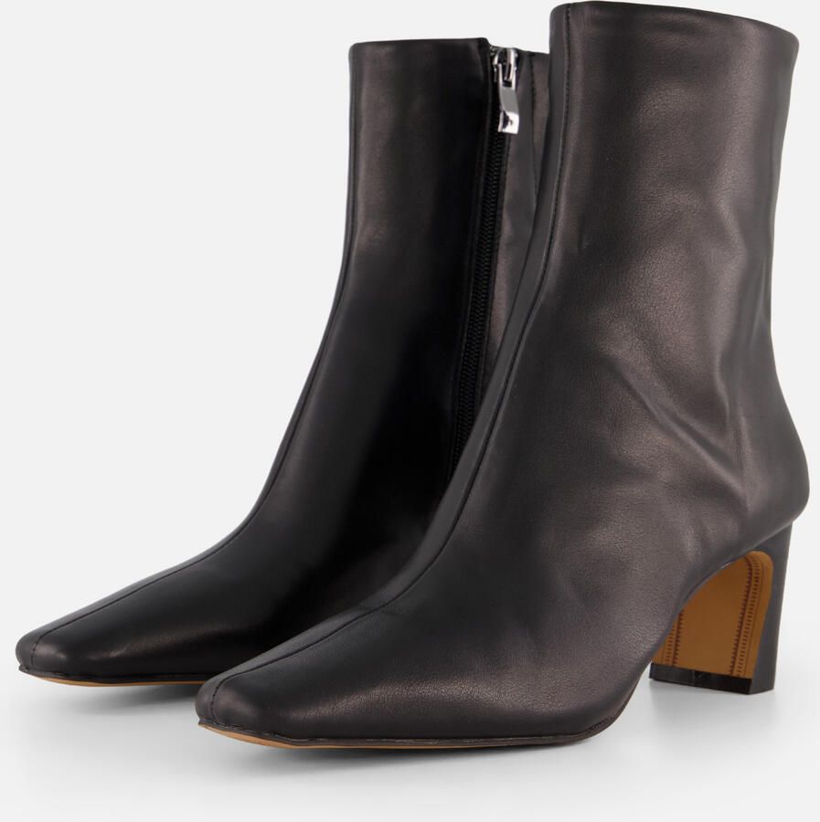 Linea zeta enkellaarzen met hak zwart