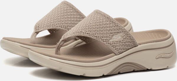 Skechers Go Walk Arch Fit 2.0 Zandal Dames Sandalen Taupe