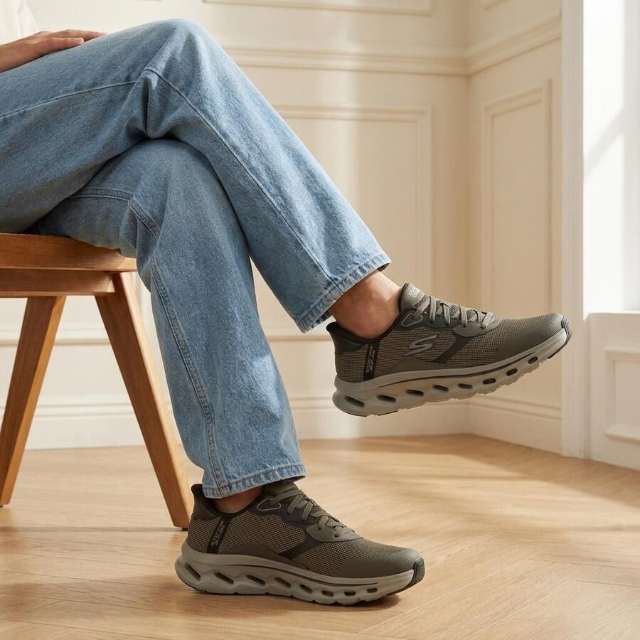 Skechers Go Walk Glide-Step 2.0 Zac Heren Instappers Bruin