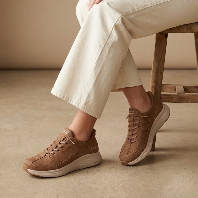 Skechers CONTOUR FOAM-Naturel EASE Dames Instappers Naturel Chestnut