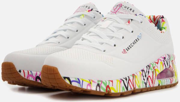 Skechers Sneakers met sleehak UNO-LOVING LOVE Vrijetijdsschoen lage schoen veterschoen met coole graffiti-print