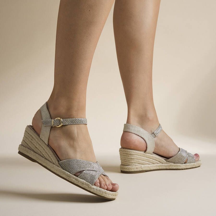 Tamaris Slippers plateau zomerschoen pantoffels in monochrome look