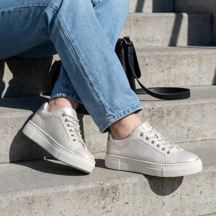 Tamaris Plateausneakers vrijetijdsschoen lage schoen veterschoen contrastafwerking aan de hak - Foto 3